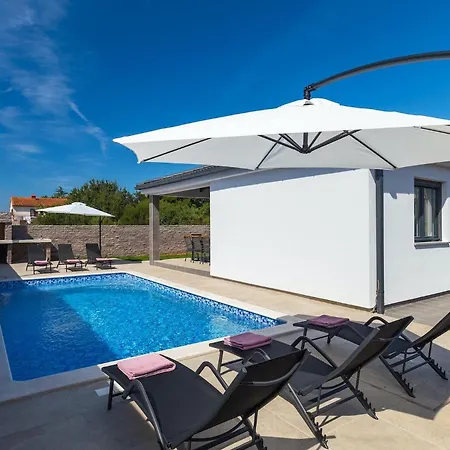 Elena Tatil Evi *